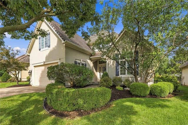 5272 W  150th Ter, Leawood, KS 66224