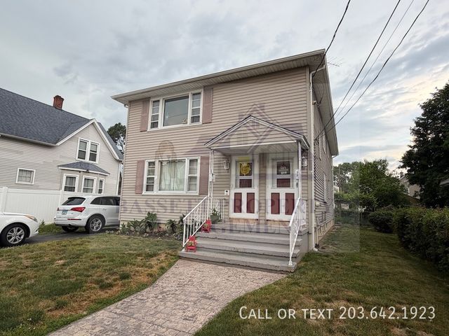 33 Beacon St #2, Hamden, CT 06514