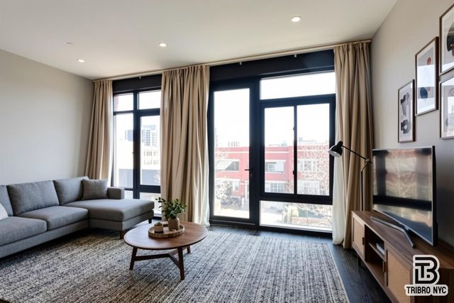 958 Lafayette Ave #3C, Brooklyn, NY 11221