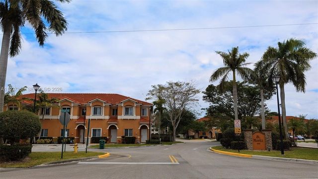 5906 Woodlands Blvd, Tamarac, FL 33319
