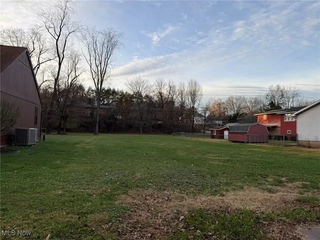 11th Ave, Vienna, WV 26105