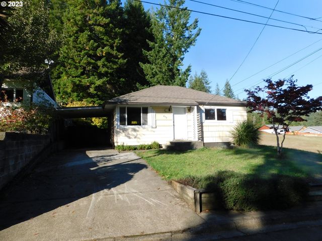 874 W  17th St, Coquille, OR 97423
