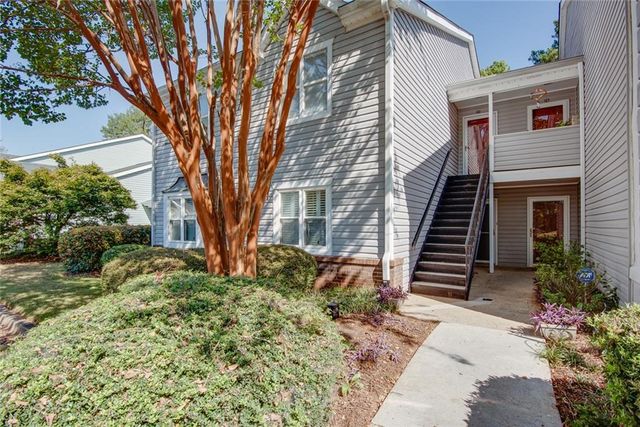 72 Sutton Pl, Avondale Estates, GA 30002