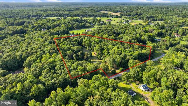 8585 Penns Hill Rd, La Plata, MD 20646