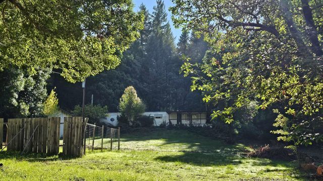 355 Pinewood Way, Cave Junction, OR 97523