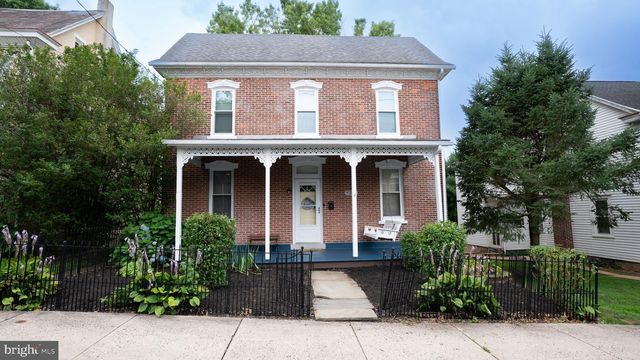 208 3rd St, East Greenville, PA 18041