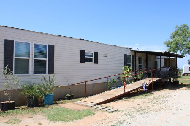10235 Stuart Ave, Bangs, TX 76823