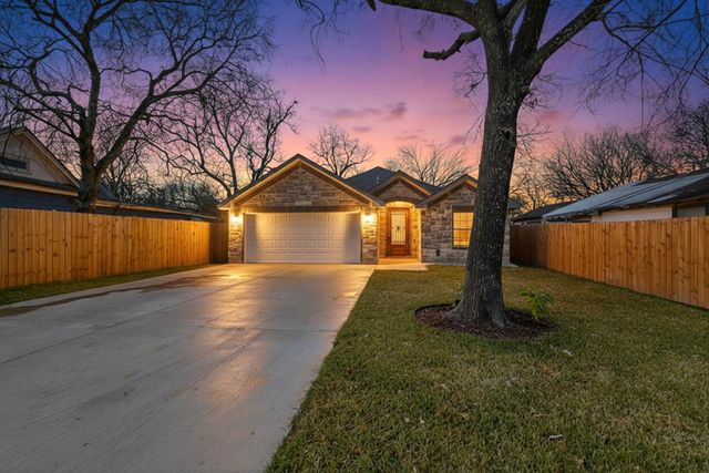 1006 W  Brown St, Ennis, TX 75119