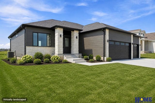9011 Castle Pine Dr, Lincoln, NE 68516