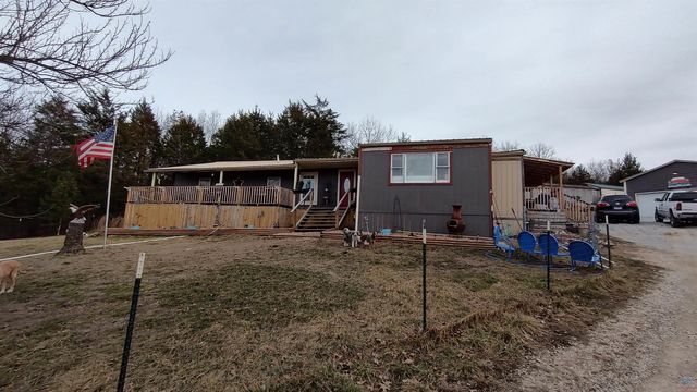 22456 Peppermint Dr, Warsaw, MO 65355