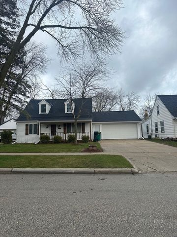 W62N340 Hanover Ave, Cedarburg, WI 53012