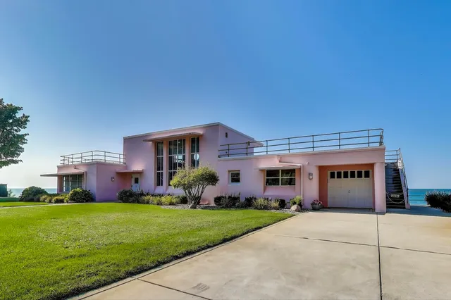250 W  Lake Front Dr, Beverly Shores, IN 46301