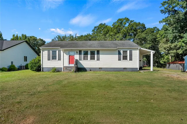 109 Meeks Dr, Belton, SC 29627