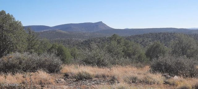 Cross Mountain Rd, Seligman, AZ 86337