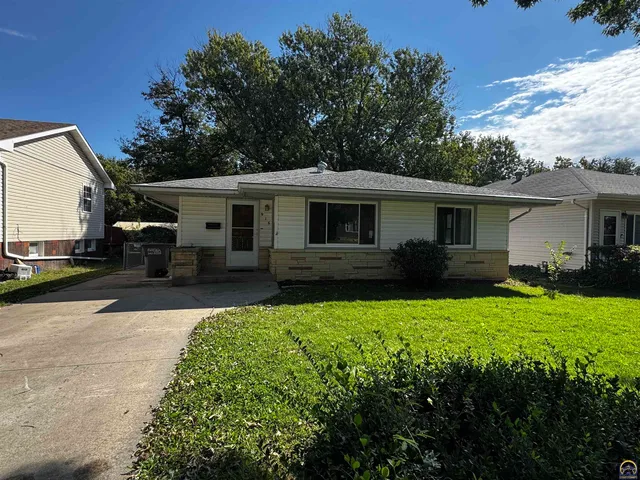 916 Garfield St, Emporia, KS 66801