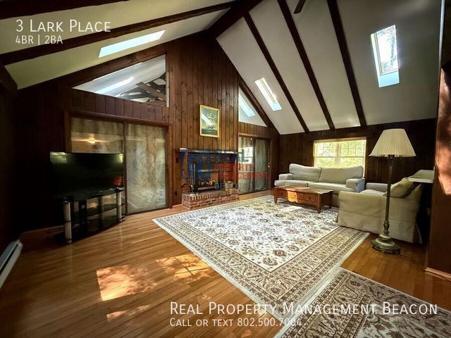 3 Lark Pl, Enfield, NH 03748