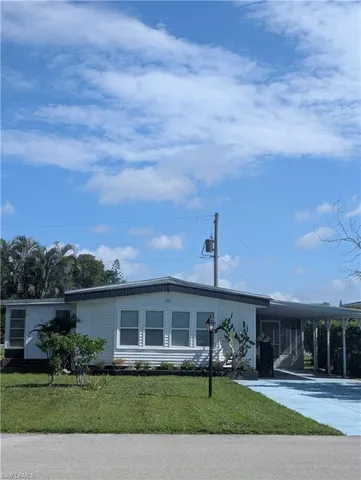 151 Pine Key LN #26, Naples, FL 34114