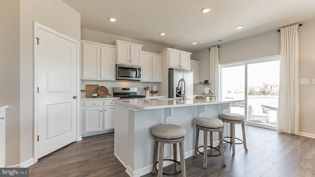 20 Norwich Ln, Moorestown, NJ 08057