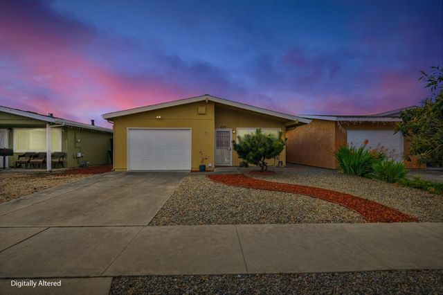 227 Hushbeck Ave, Watsonville, CA 95076