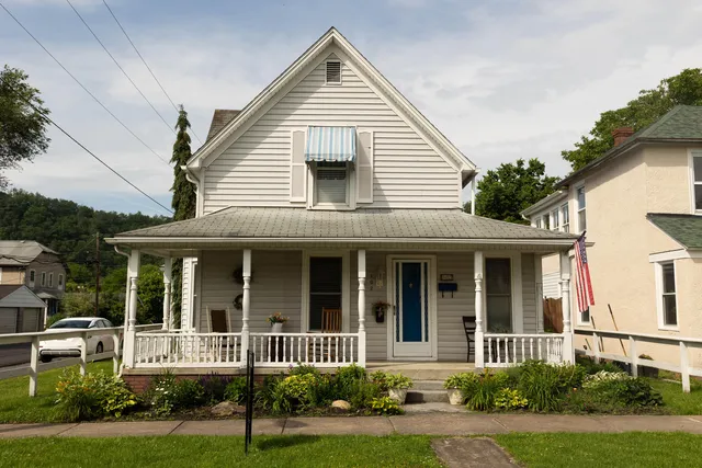 102 N  Marion Ave, Covington, VA 24426