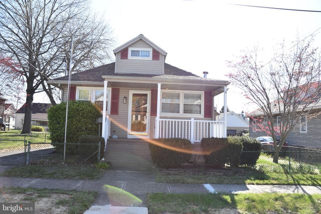 315 Carre Ave, Essington, PA 19029