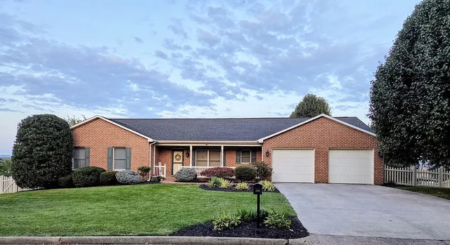 122 Sunbright Dr, Bridgewater, VA 22812