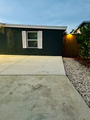 133 SW 11th Ave, Delray Beach, FL 33444