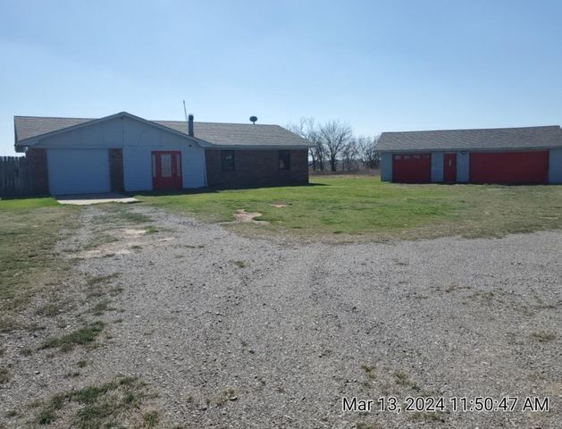 11377 NE Mountain View Rd, Elgin, OK 73538