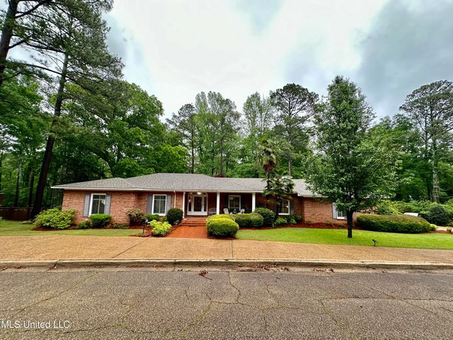 623 Kennedy Dr NW, Magee, MS 39111