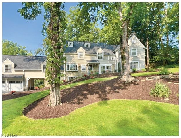 659 Chagrin River Rd, Gates Mills, OH 44040