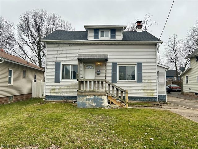 560 Flora Ave, Akron, OH 44314