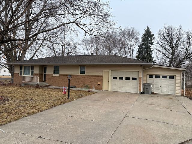 112 E  1st St, Valparaiso, NE 68065
