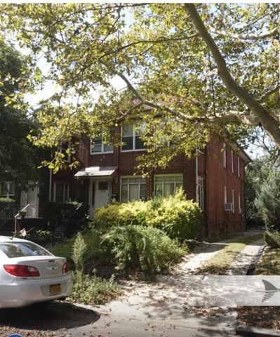 1454 E  28th St, Brooklyn, NY 11210