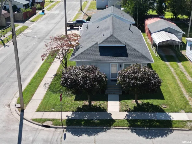 103 W  Park St, Harrisburg, IL 62946
