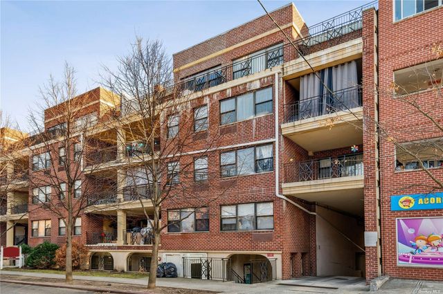 71-23 162nd St 4H, Fresh Meadows, NY 11365