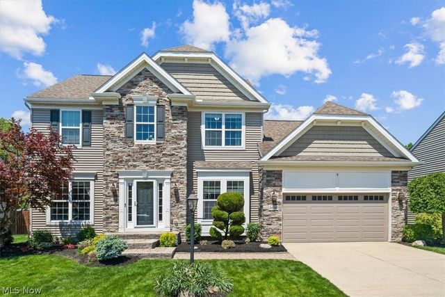 34592 Braemore Dr, North Ridgeville, OH 44039