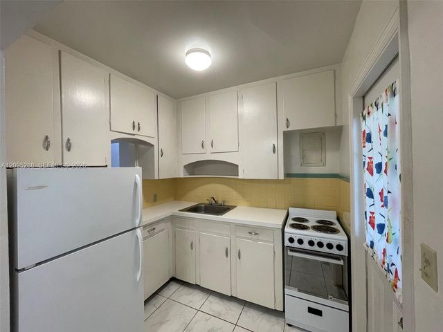 700 SE 16th St #702, Fort Lauderdale, FL 33316