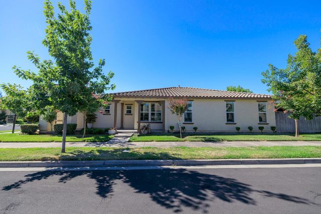 312 Merlot Dr, Oakdale, CA 95361