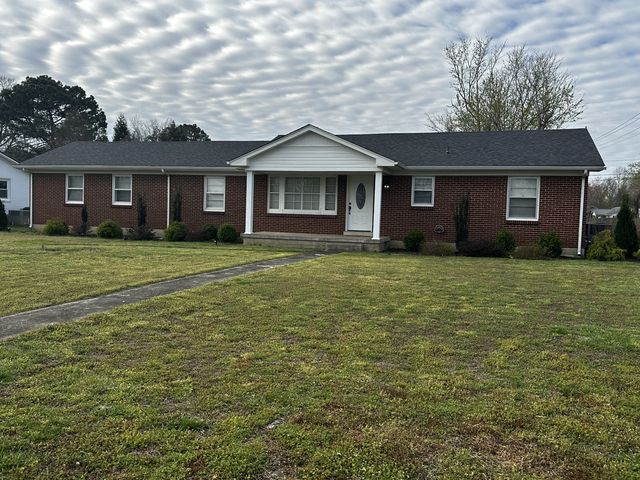 601 5th St, Lawrenceburg, TN 38464