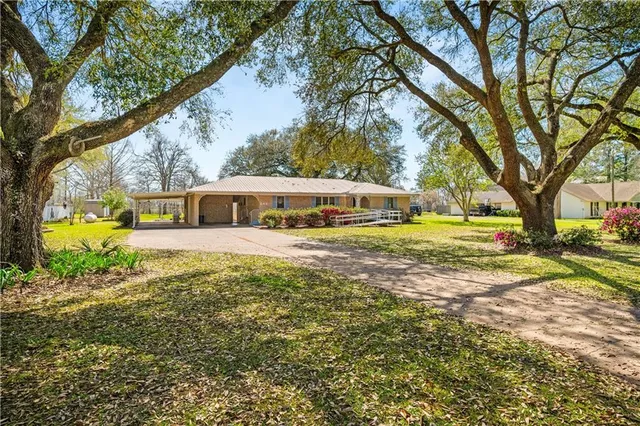 243 Goux Rd, Bunkie, LA 71322