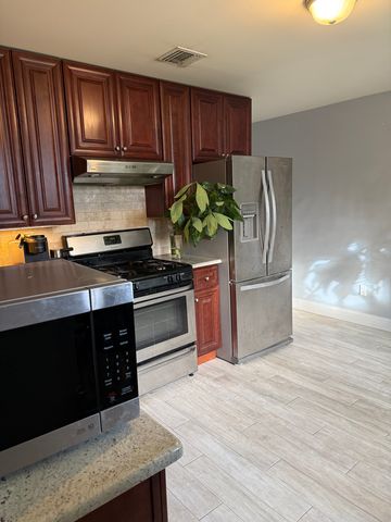 1-95 Detroit Ave, Staten Island, NY 10312