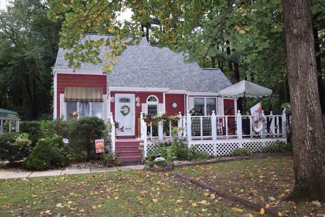 10639 E  Iroquois Rd, Walkerton, IN 46574