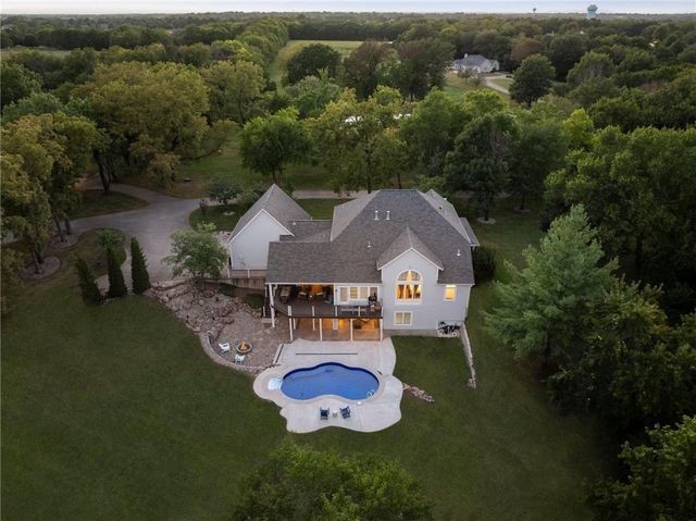 29601 SE Moreland School Rd, Blue Springs, MO 64014