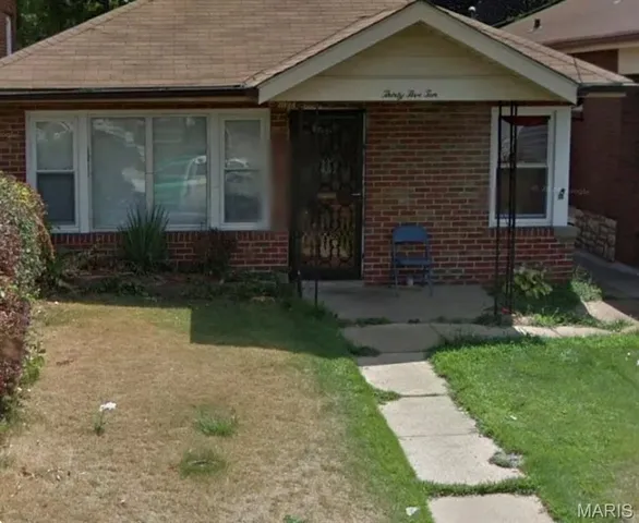 3510 Central Pl, Saint Louis, MO 63121