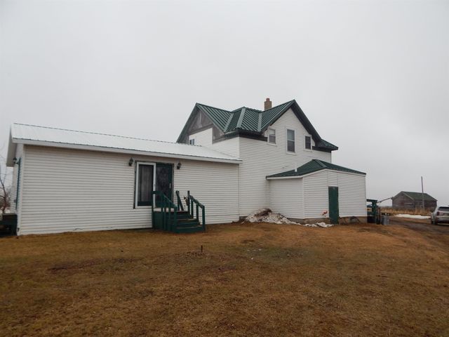 3268 26th St NW, Max, ND 58759