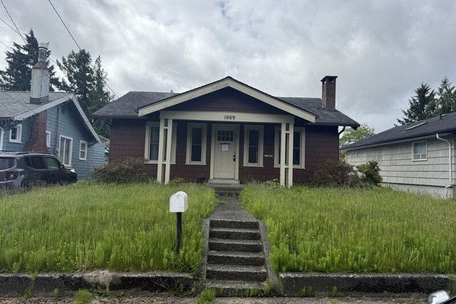 1909 W  6th St, Aberdeen, WA 98520