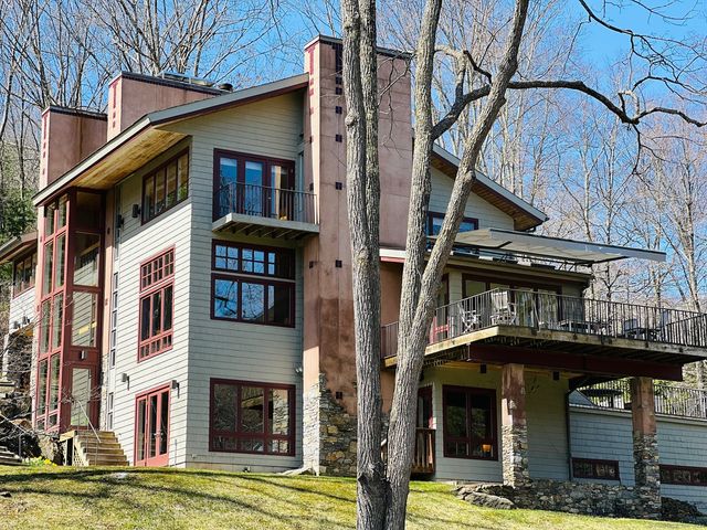 2 Cobble Heights Rd, Kent, CT 06757