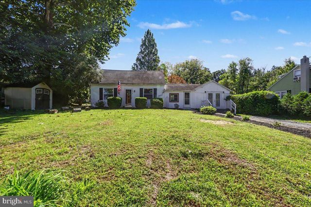 2010 Perkiomenville Rd, Green Lane, PA 18054