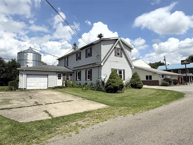 2202 Westford Rd, Jamestown, PA 16134