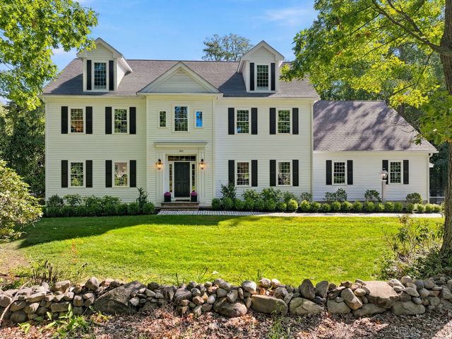 303 Chestnut St, North Andover, MA 01845